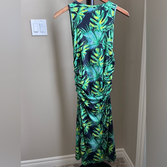 Dresses & Skirts - MELANIE LYNE dress.